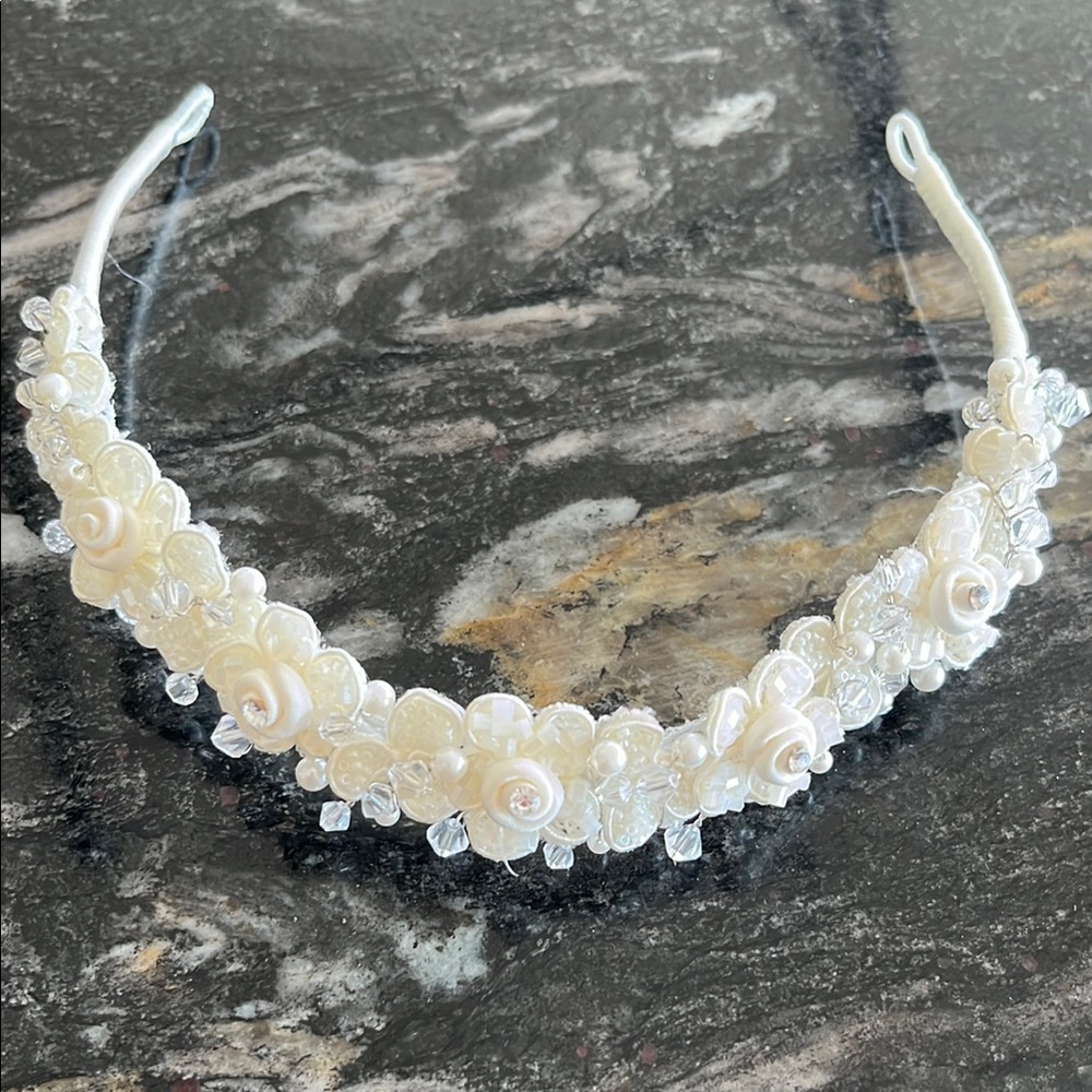 Cream Braided Pearl Hair Accessory